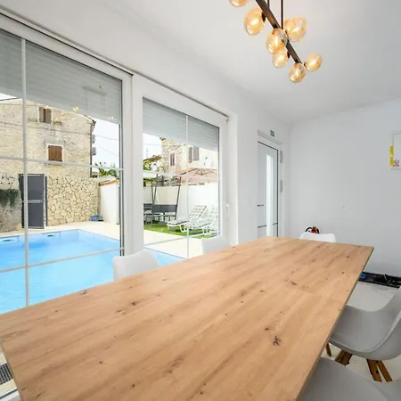 Апартаменти In Pore With Private Pool And