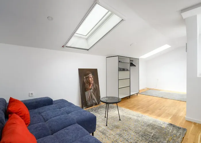 In Pore With Private Pool And *