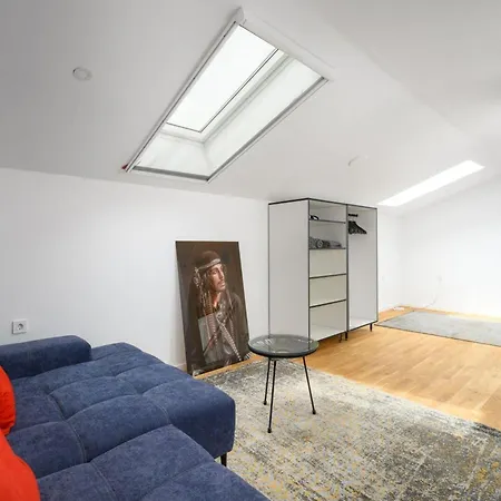 In Pore With Private Pool And *