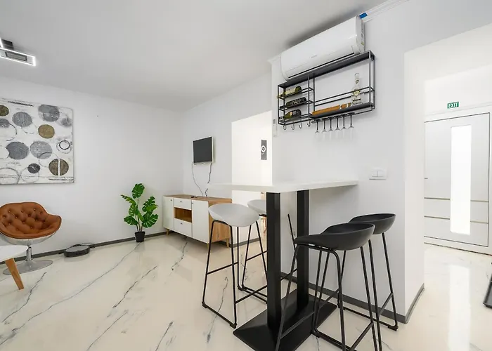 In Pore With Private Pool And * Poreč